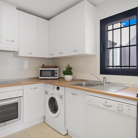 Apartamento De 2 Dormitorios En Playas Del Duque Marbellac Extérieur photo
