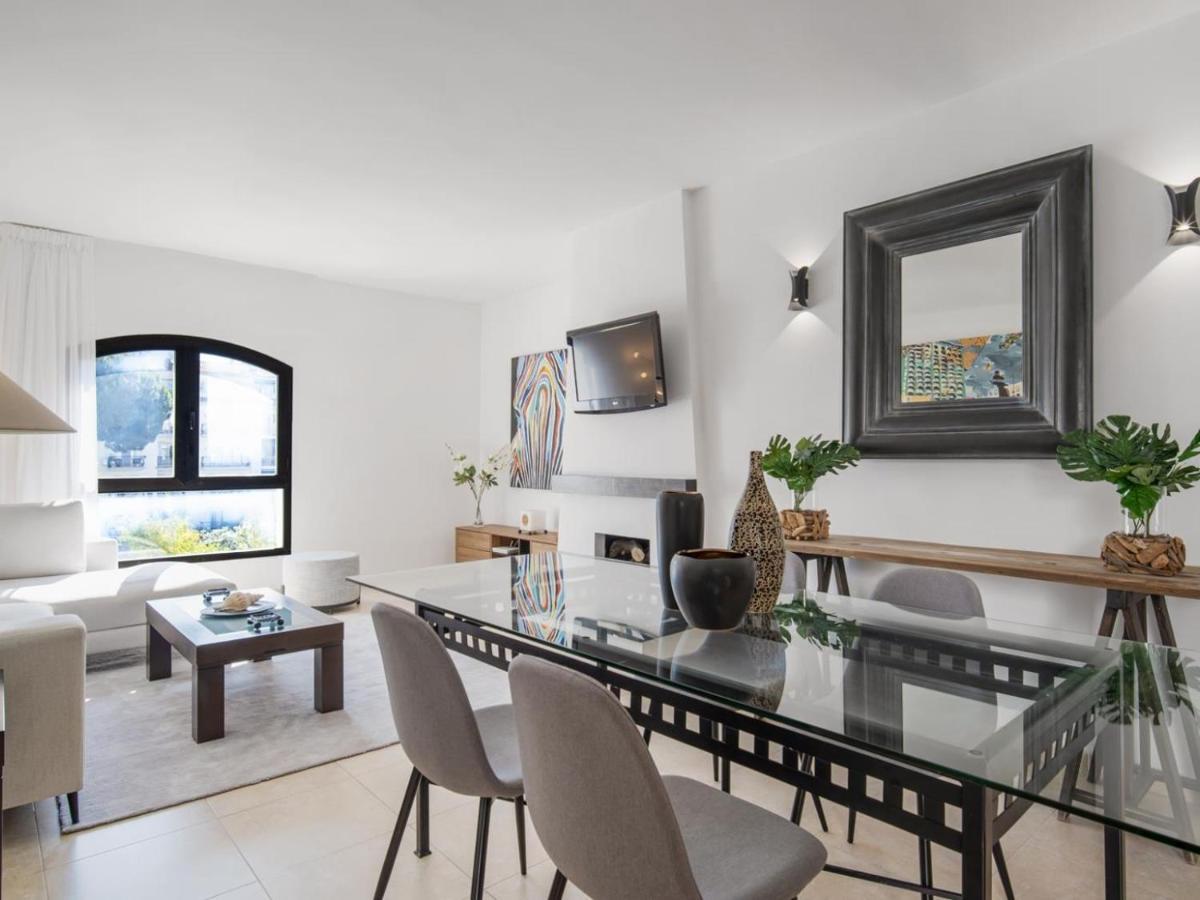 Apartamento De 2 Dormitorios En Playas Del Duque Marbellac Extérieur photo