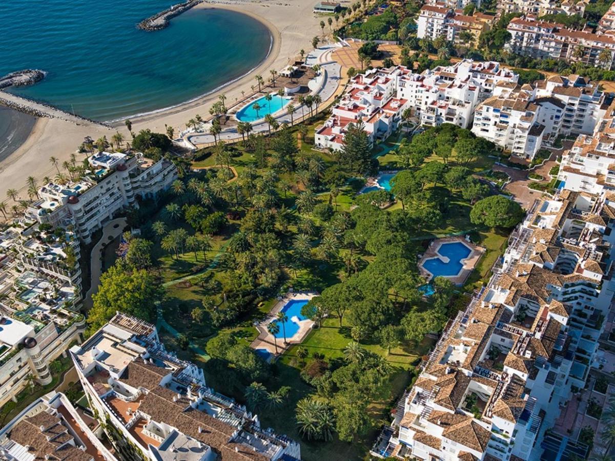 Apartamento De 2 Dormitorios En Playas Del Duque Marbellac Extérieur photo
