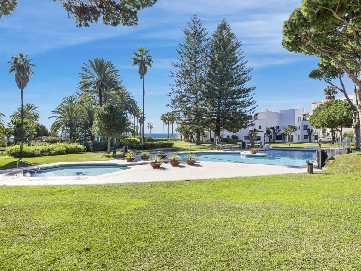 Apartamento De 2 Dormitorios En Playas Del Duque Marbellac Extérieur photo