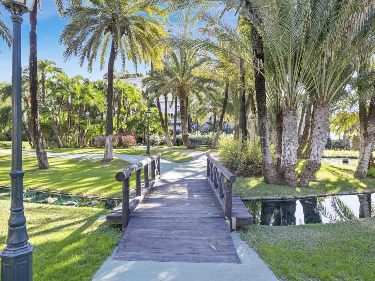 Apartamento De 2 Dormitorios En Playas Del Duque Marbellac Extérieur photo