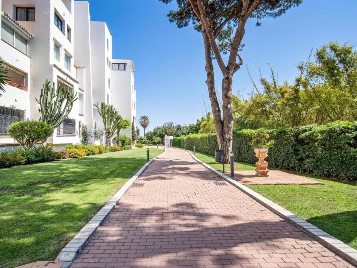 Apartamento De 2 Dormitorios En Playas Del Duque Marbellac Extérieur photo