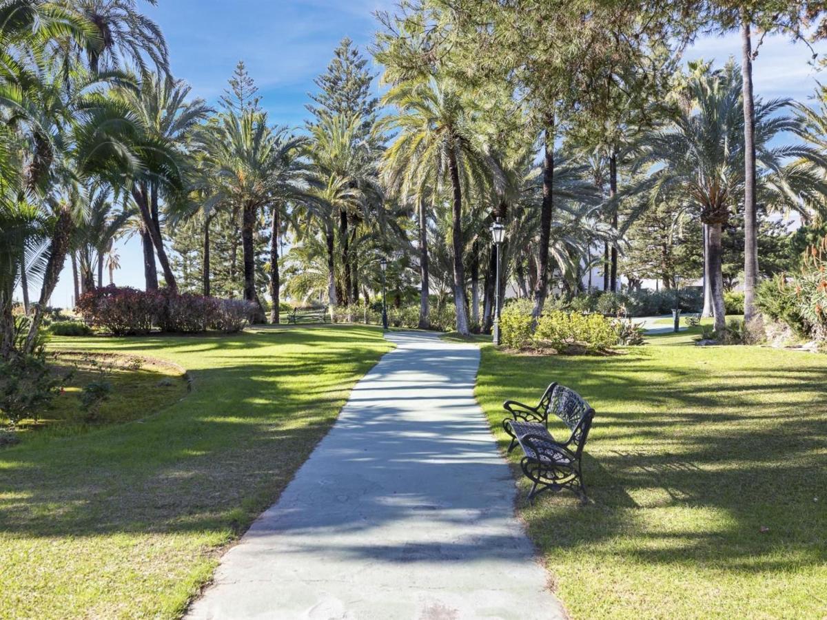 Apartamento De 2 Dormitorios En Playas Del Duque Marbellac Extérieur photo